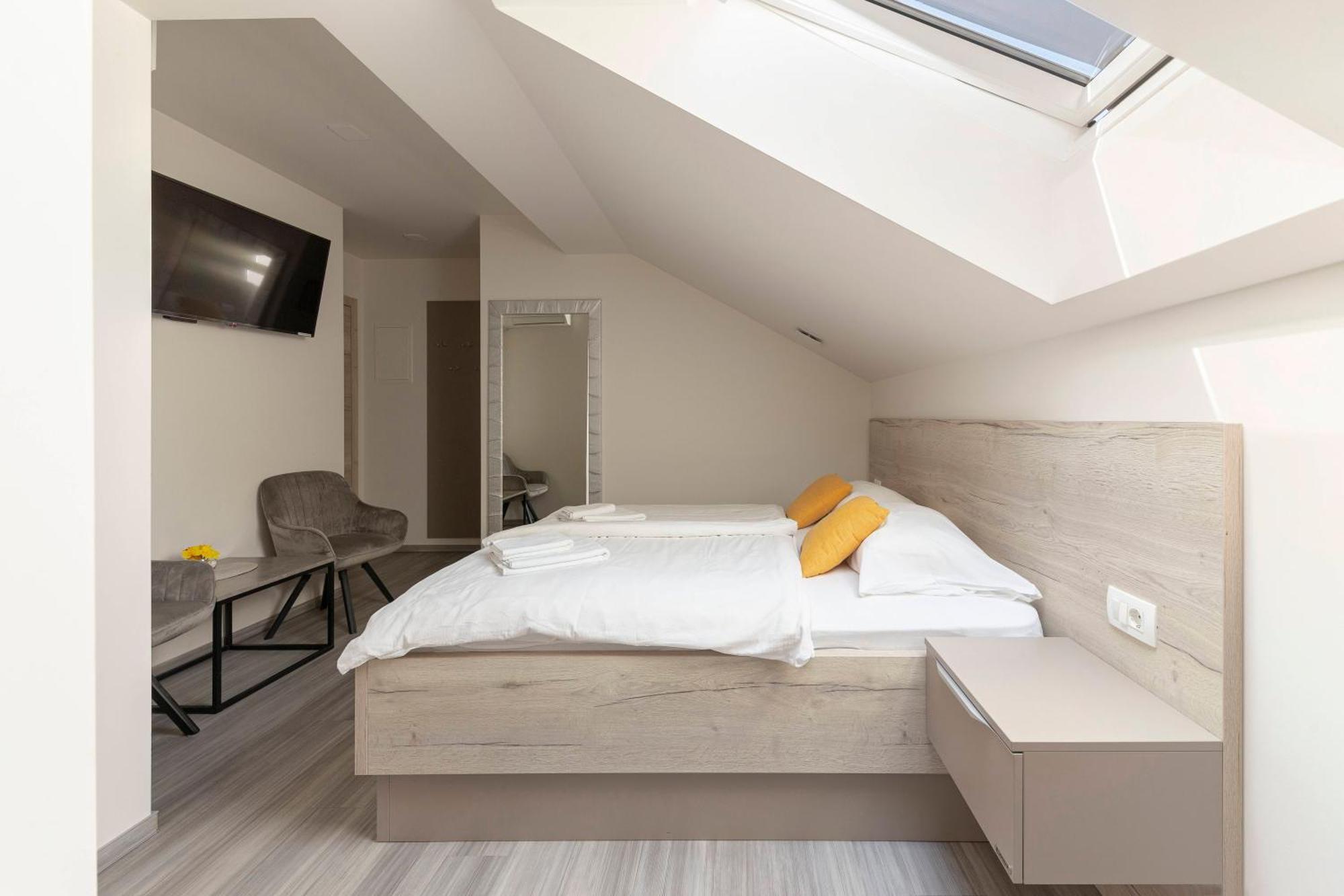 Rooms S Center Slovenske Konjice Exterior photo
